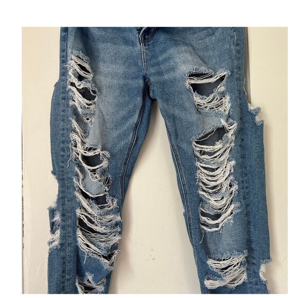 American Eagle Women’s Jean Size 2 Distressed Mid Rise Stretch  Mom Jeans - Picture 3 of 9